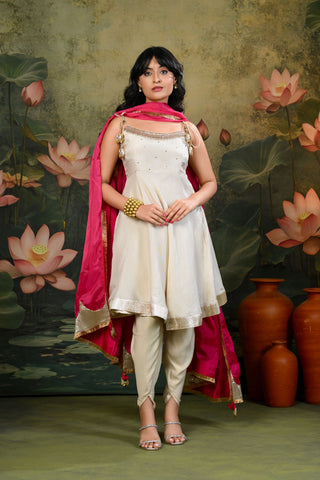 Geet Golden Hand Embroidered Kurta Set with Magenta-Pink Dupatta