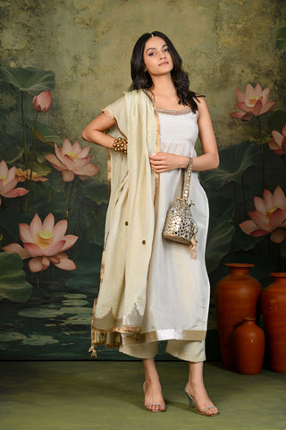 Naina Golden Hand Embroidered Kurta Set with Crush Golden Dupatta
