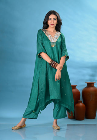 Heer Green V-Neck Mirror Work Kurta Set (Set of 3)