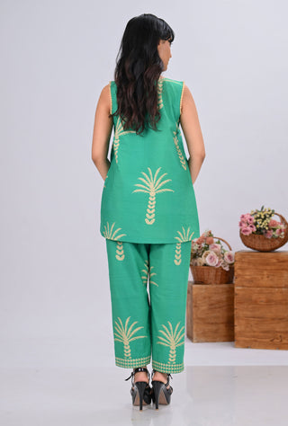 Green & Beige Palm Tree Print Sleeveless Short Co-ord Set (Set of 2)