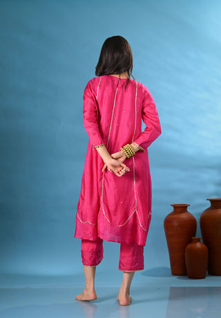 Laila Magenta Pink Gota-Work Kurta Set (Set of 3)