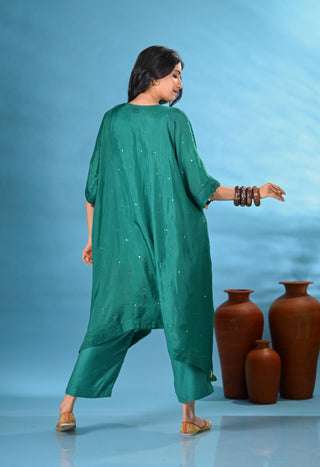 Heer Green V-Neck Mirror Work Kurta Set (Set of 3)